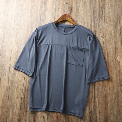 Sportlik vabaaja taskuga meeste T-särk