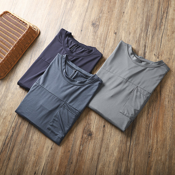 Sportlik vabaaja taskuga meeste T-särk