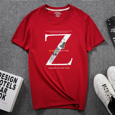 Meeste lühikeste varrukate ja aplikatsiooniga T-särk – ovaalne kaelus