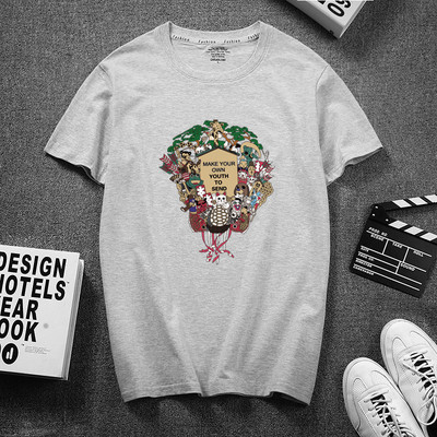 Meeste lühikeste varrukate ja aplikatsiooniga T-särk – ovaalne kaelus