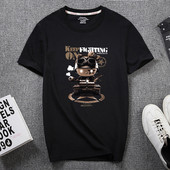 Meeste aplikatsiooni ja pealdisega 3/4 varrukatega T-särk