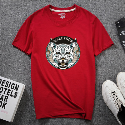 Meeste aplikatsiooni ja pealdisega 3/4 varrukatega T-särk