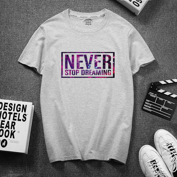 Meeste aplikatsiooni ja pealdisega 3/4 varrukatega T-särk