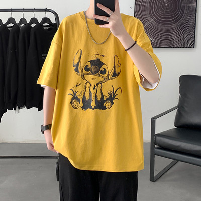 Широка лятна тениска с цветна апликация за мъже