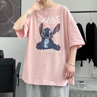 Широка лятна тениска с цветна апликация за мъже