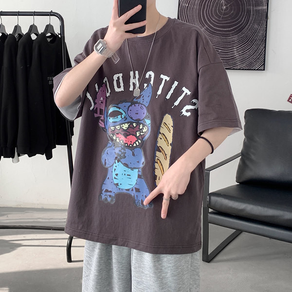 Широка лятна тениска с цветна апликация за мъже