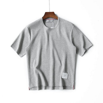 Casual ανδρικό μπλουζάκι με έμβλημα και στρογγυλό ντεκολτέ