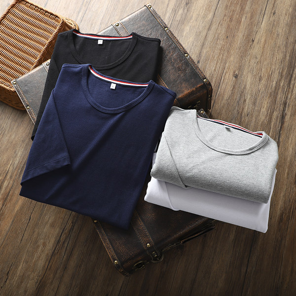 Ümara kaelusega ja lühikeste varrukatega vabaaja meeste T-särk