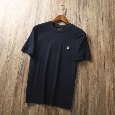 Meeste tikandiga lühikeste varrukatega T-särk