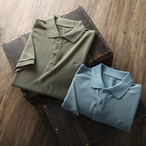 Muška majica s klasičnim ovratnikom i gumbima