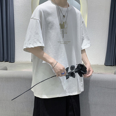 Широка лятна тениска с цветна  апликация  