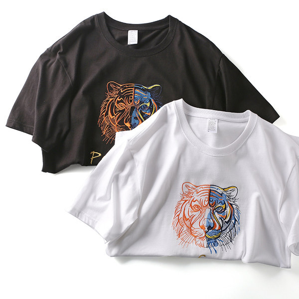 Мъжка тениска с бродерия лъв и обло деколте