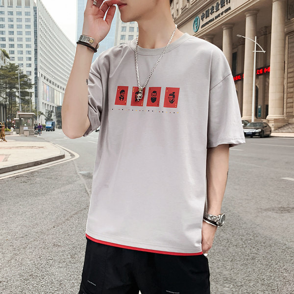 Тениска с апликации и къс ръкав-за мъже