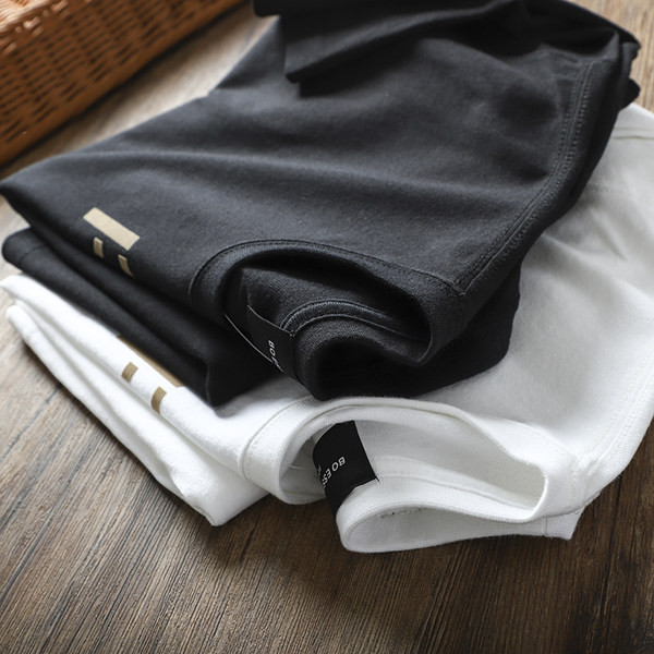 Ležerna muška majica kratkih rukava s aplikacijom za natpise