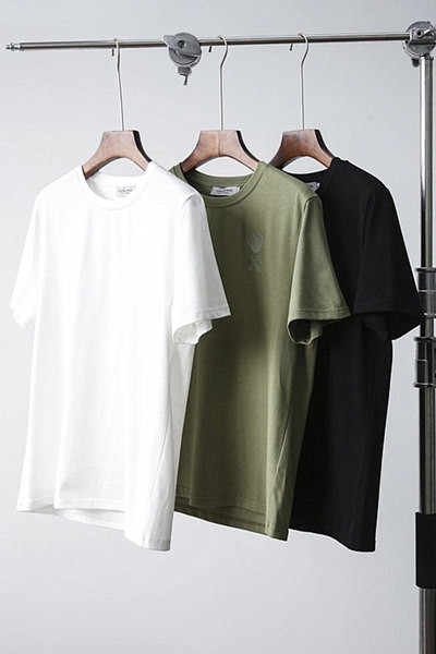 Meeste tikandi ja ümara kaelusega T-särk