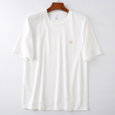 Meeste lõvitikandi ja ümara kaelusega T-särk