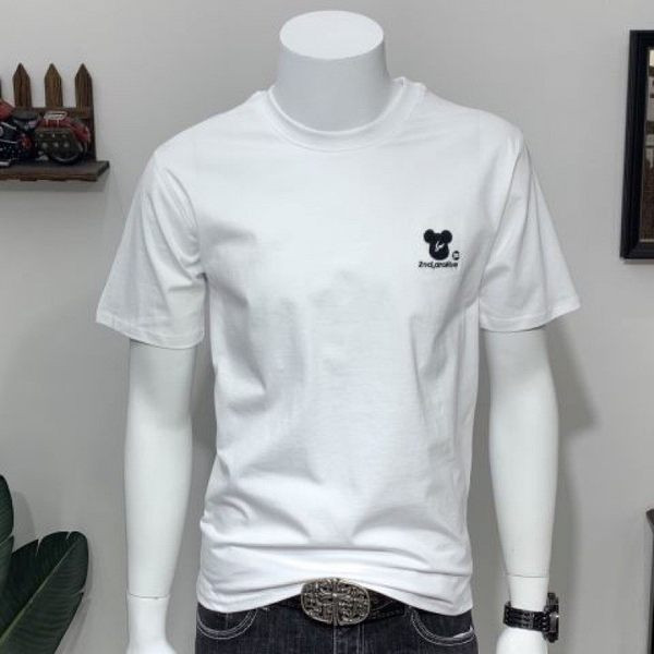 Muška majica s ovalnim izrezom i aplikacijom na leđima