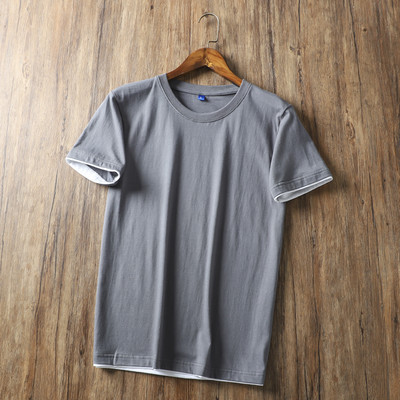 Ühevärviline ümara kaelusega ja lühikeste varrukatega meeste T-särk