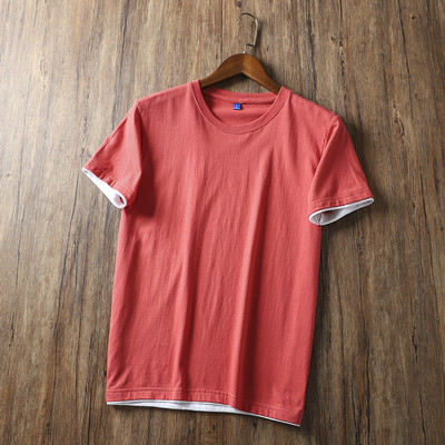 Ühevärviline ümara kaelusega ja lühikeste varrukatega meeste T-särk