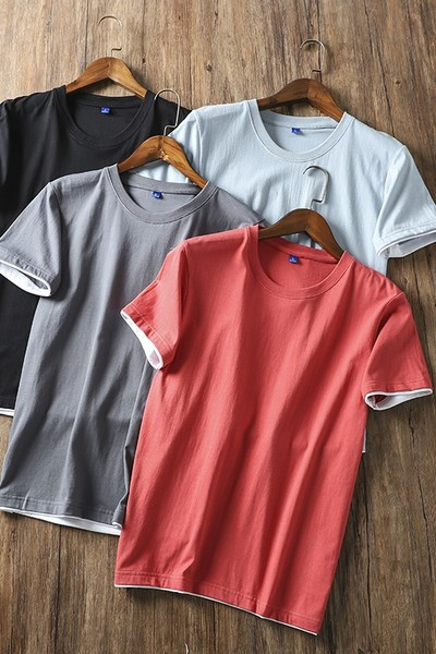 Ühevärviline ümara kaelusega ja lühikeste varrukatega meeste T-särk