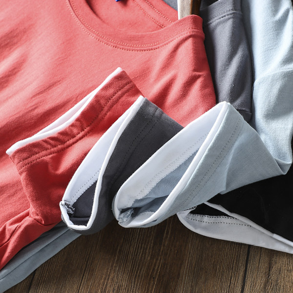 Ühevärviline ümara kaelusega ja lühikeste varrukatega meeste T-särk