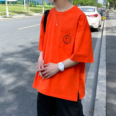 Ευρύ μπλουζάκι με σχισμές και κουμπιά