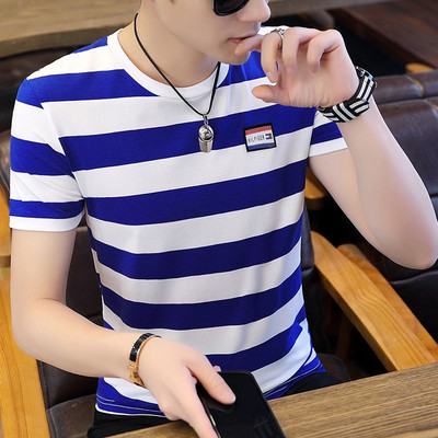 Ανδρικό μπλουζάκι με κοντά ριγέ μανίκια και οβάλ λαιμόκοψη