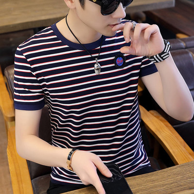 Ανδρικό μπλουζάκι με κοντά ριγέ μανίκια και οβάλ λαιμόκοψη