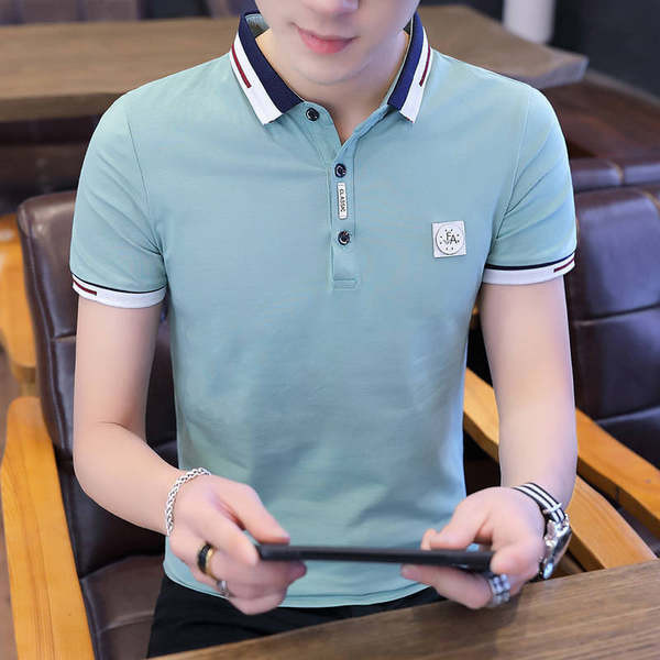 Klassikalise krae ja nööpidega meeste t-särk - aplikatsioon