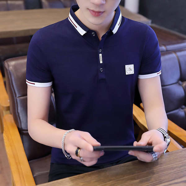 Klassikalise krae ja nööpidega meeste t-särk - aplikatsioon