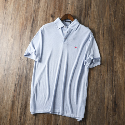 Klassikalise krae ja lühikeste varrukatega meeste pluus