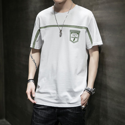 Ανδρικό μπλουζάκι με φαρδιά λαιμόκοψη και κοντά μανίκια