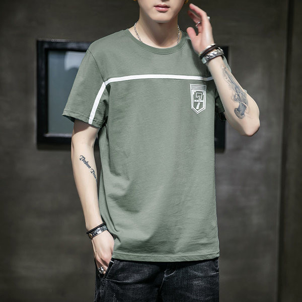 Ανδρικό μπλουζάκι με φαρδιά λαιμόκοψη και κοντά μανίκια