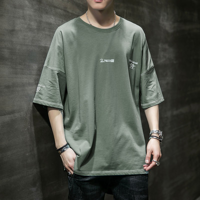 Ümara kaelusega ja trükiga meeste T-särk