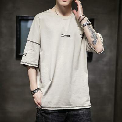 Ümara kaelusega ja trükiga meeste T-särk