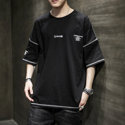 Ümara kaelusega ja trükiga meeste T-särk