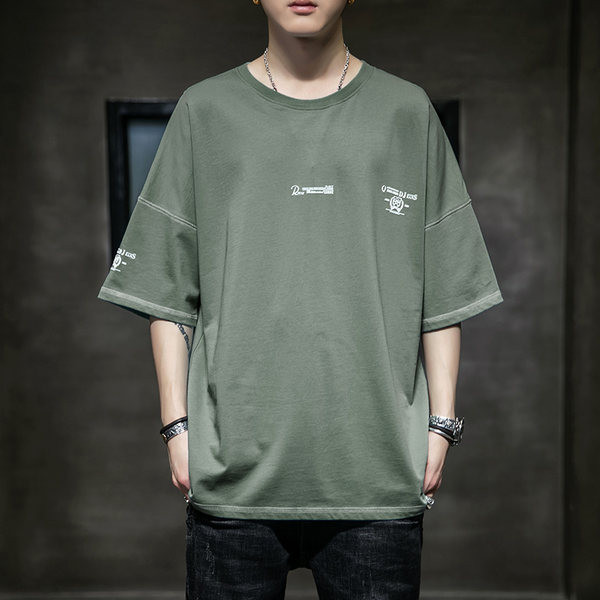 Ümara kaelusega ja trükiga meeste T-särk