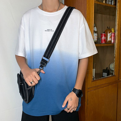 Meeste suvine sillerdavate värvide ja kirjaga T-särk