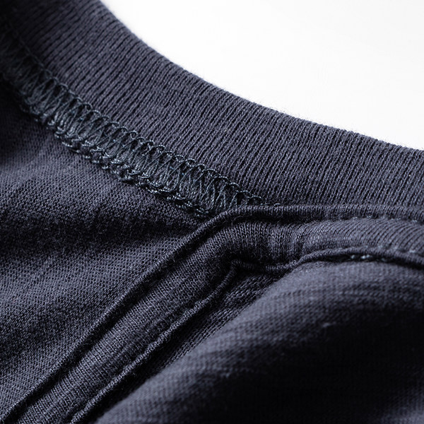 Lihtne meeste lühikeste varrukatega T-särk