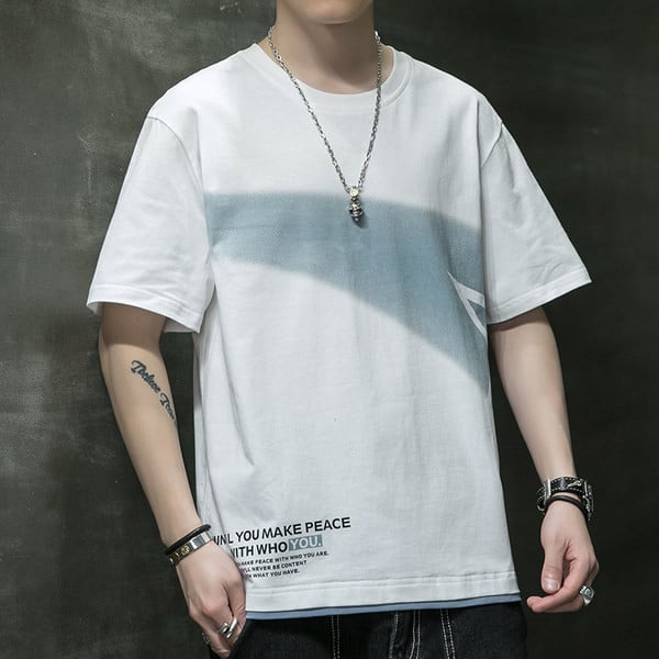 Suvine lühikeste varrukate ja ümara kaelusega meeste T-särk