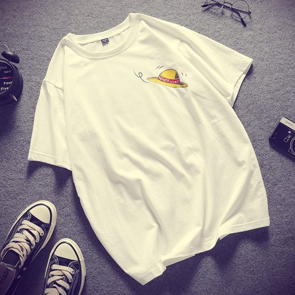 Široki model majice s kratkim rukavima i aplikacijom za muškarce