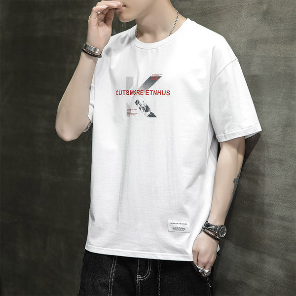 Laia mudeliga meeste T-särk ovaalse kaelusega ja lühikeste varrukatega