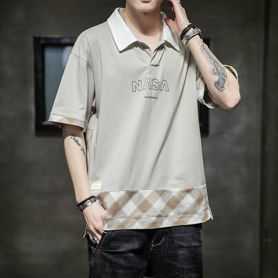 Ανδρικό φαρδιά μπλουζάκι με κλασικό κολάρο και επιγραφή