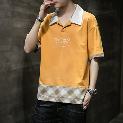 Ανδρικό φαρδιά μπλουζάκι με κλασικό κολάρο και επιγραφή