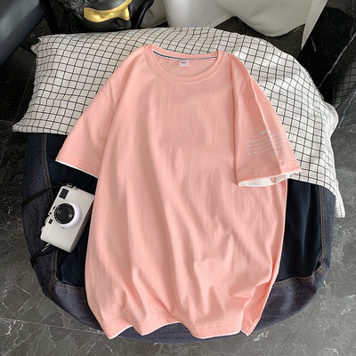 Muška majica slobodnog modela sa natpisom na rukavu