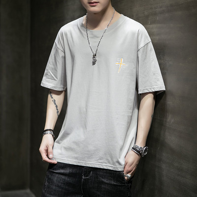 Lühikeste varrukate ja aplikatsiooniga vabaaja T-särk meestele