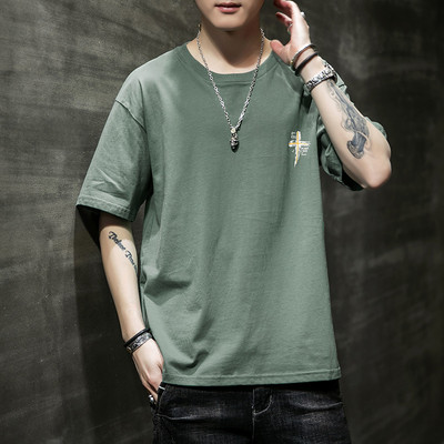 Lühikeste varrukate ja aplikatsiooniga vabaaja T-särk meestele