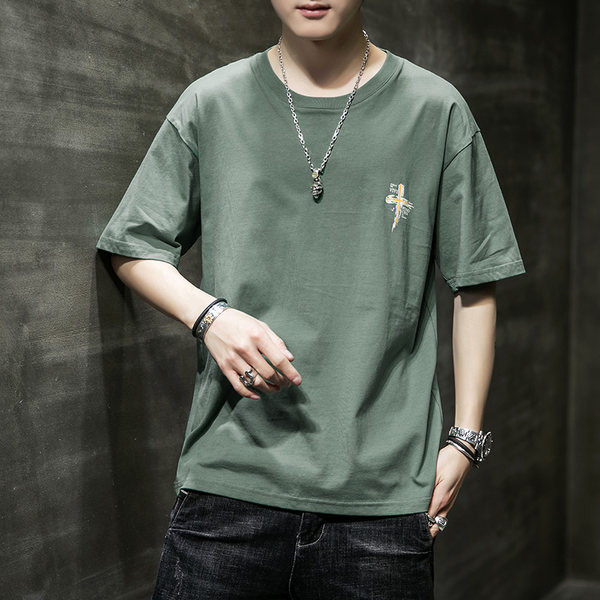 Lühikeste varrukate ja aplikatsiooniga vabaaja T-särk meestele