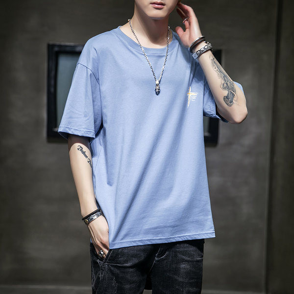 Lühikeste varrukate ja aplikatsiooniga vabaaja T-särk meestele