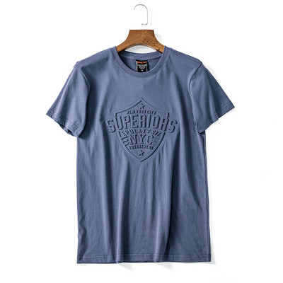 Meeste T-särk kirjaga ja lühikeste varrukatega